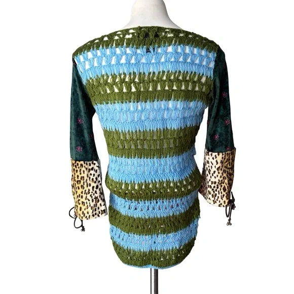 Vintage CUSTO BARCELONA Artistic Psychedelic
Print Velvet Top, Sz L (runs small) - Picture 2 of 13